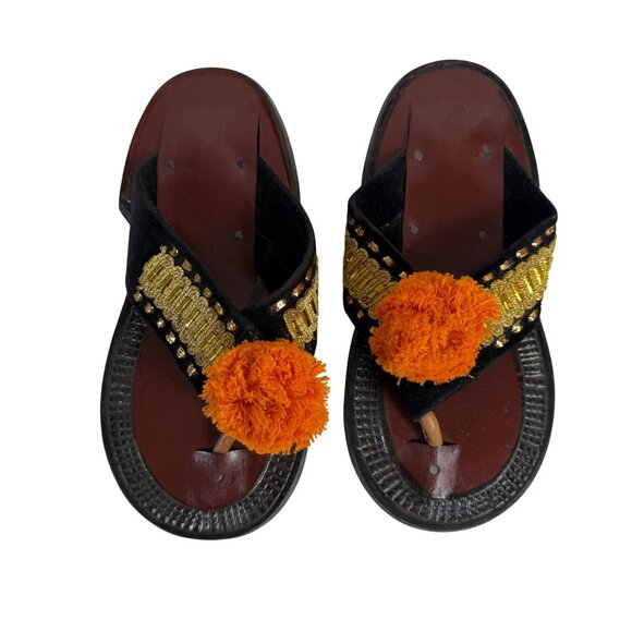 Traditional Ethnic Ahenema Sandals Size 8 Leather Slippers Orange Pom Ghanaian - Picture 3 of 16